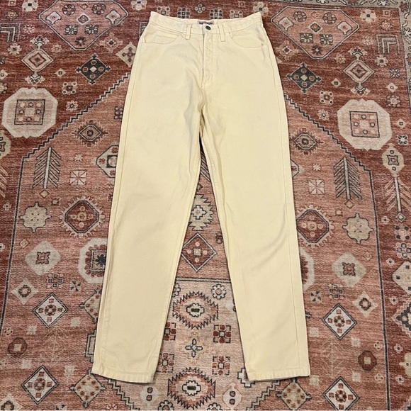 Vintage Guess Pastel Yellow High Waisted Jeans - Picture 3 of 7